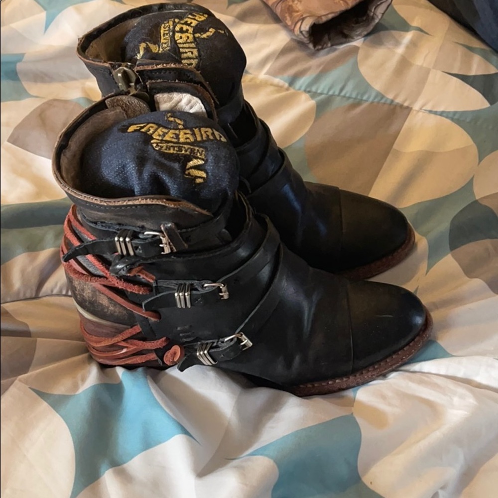 Size 9 black freebird